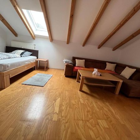 D&R Appartement Bei Rosenheim Buitenkant foto